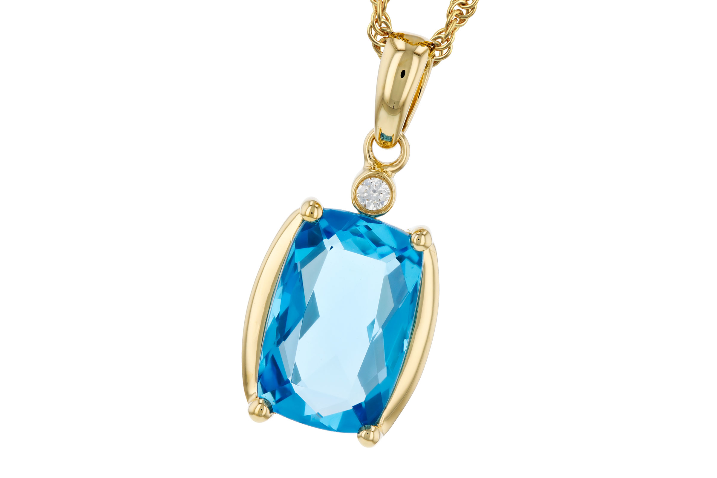 B284-75108: NECKLACE 2.88 BLUE TOPAZ 2.90 TGW (11x7MM BT)