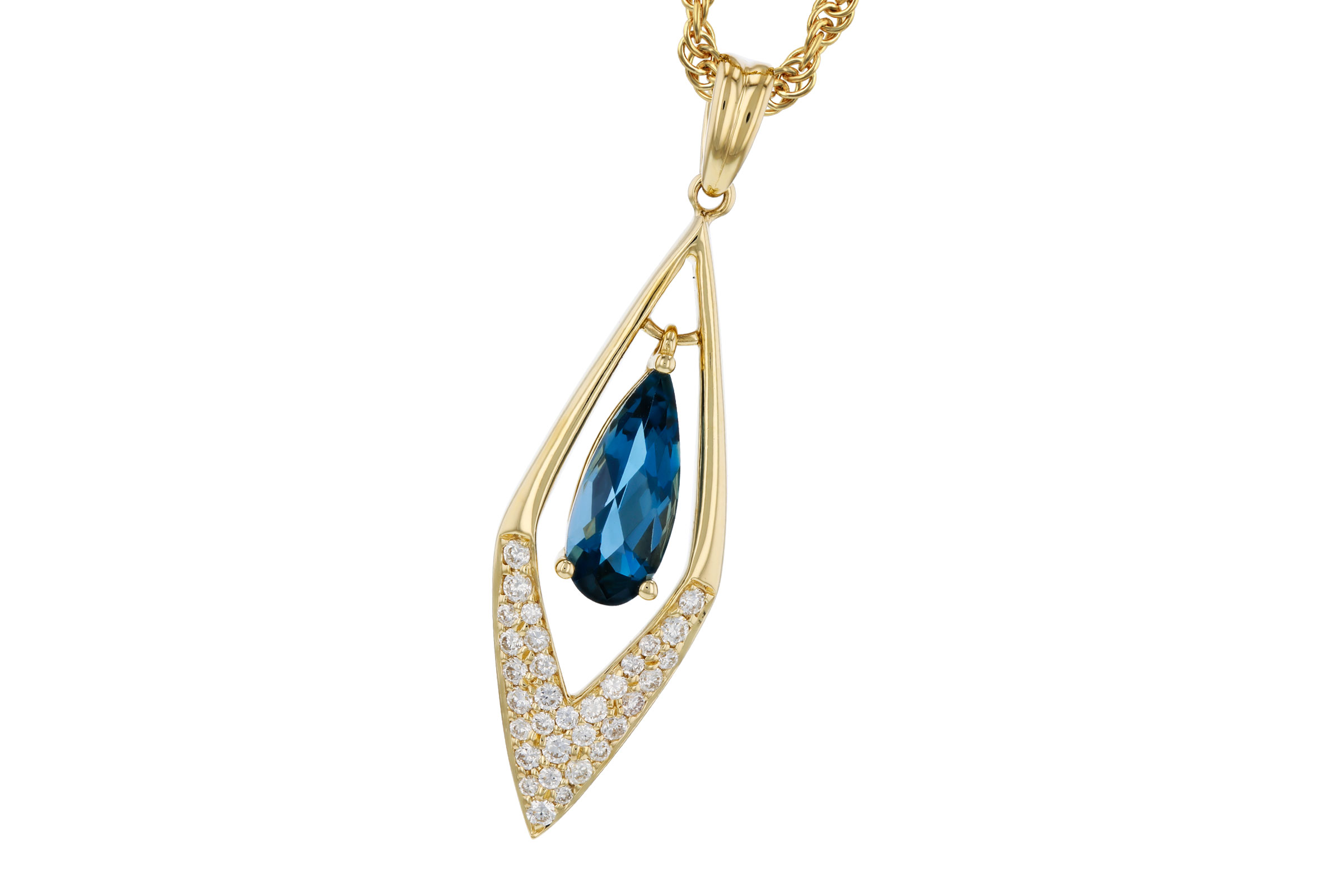G284-75125: NECK .85 LONDON BLUE TOPAZ 1.02 TGW (10x4MM LBT)