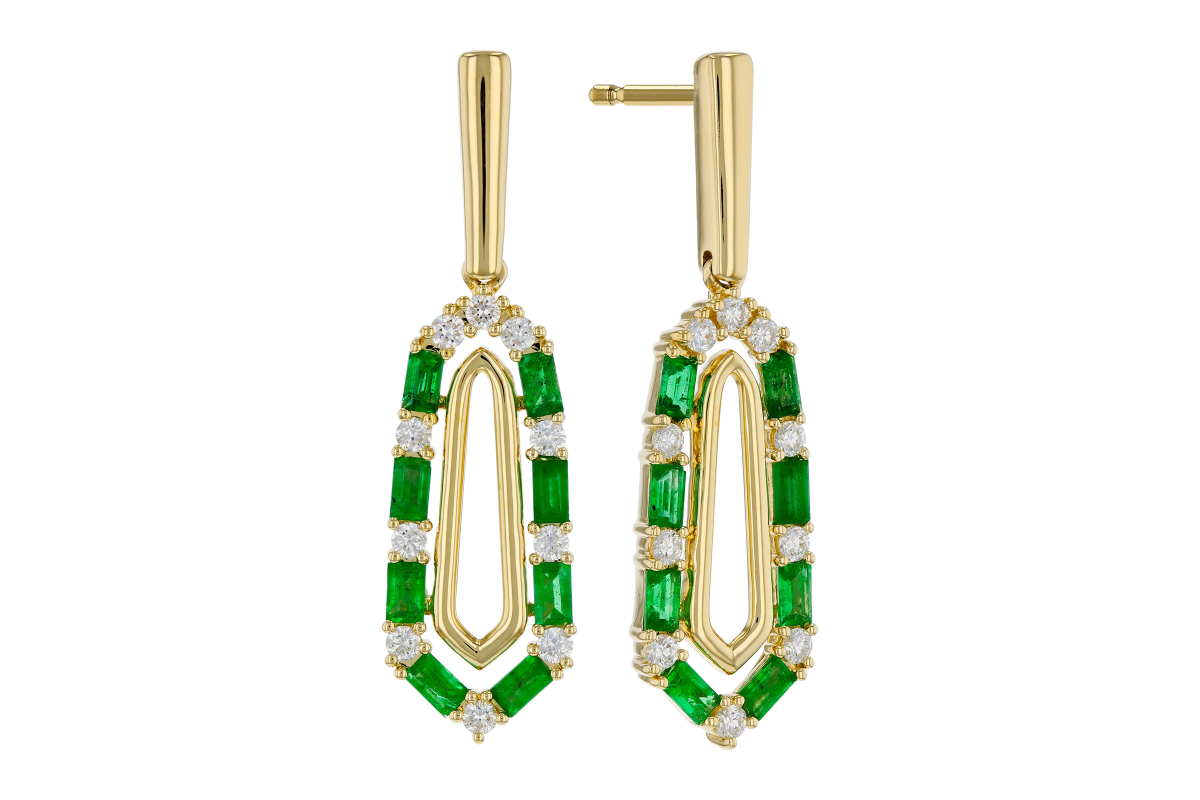 G284-76053: EARR .74 TW EMERALD 1.02 TGW